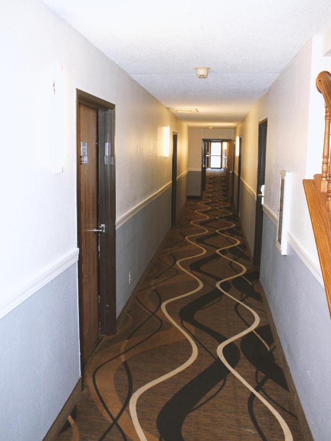 Coratel Inn & Suites By Jasper Hastings エクステリア 写真