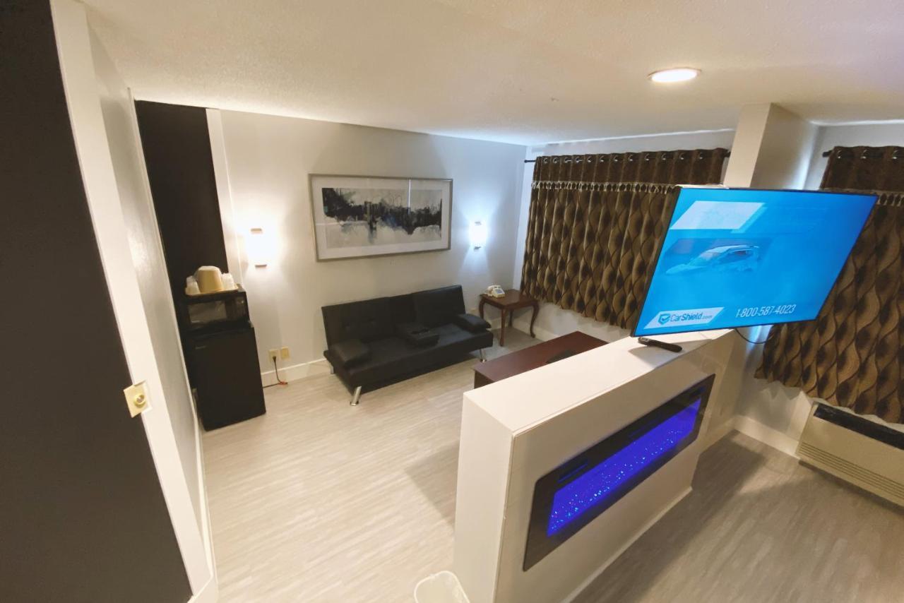 Coratel Inn & Suites By Jasper Hastings エクステリア 写真