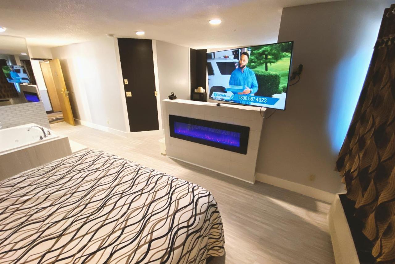 Coratel Inn & Suites By Jasper Hastings エクステリア 写真