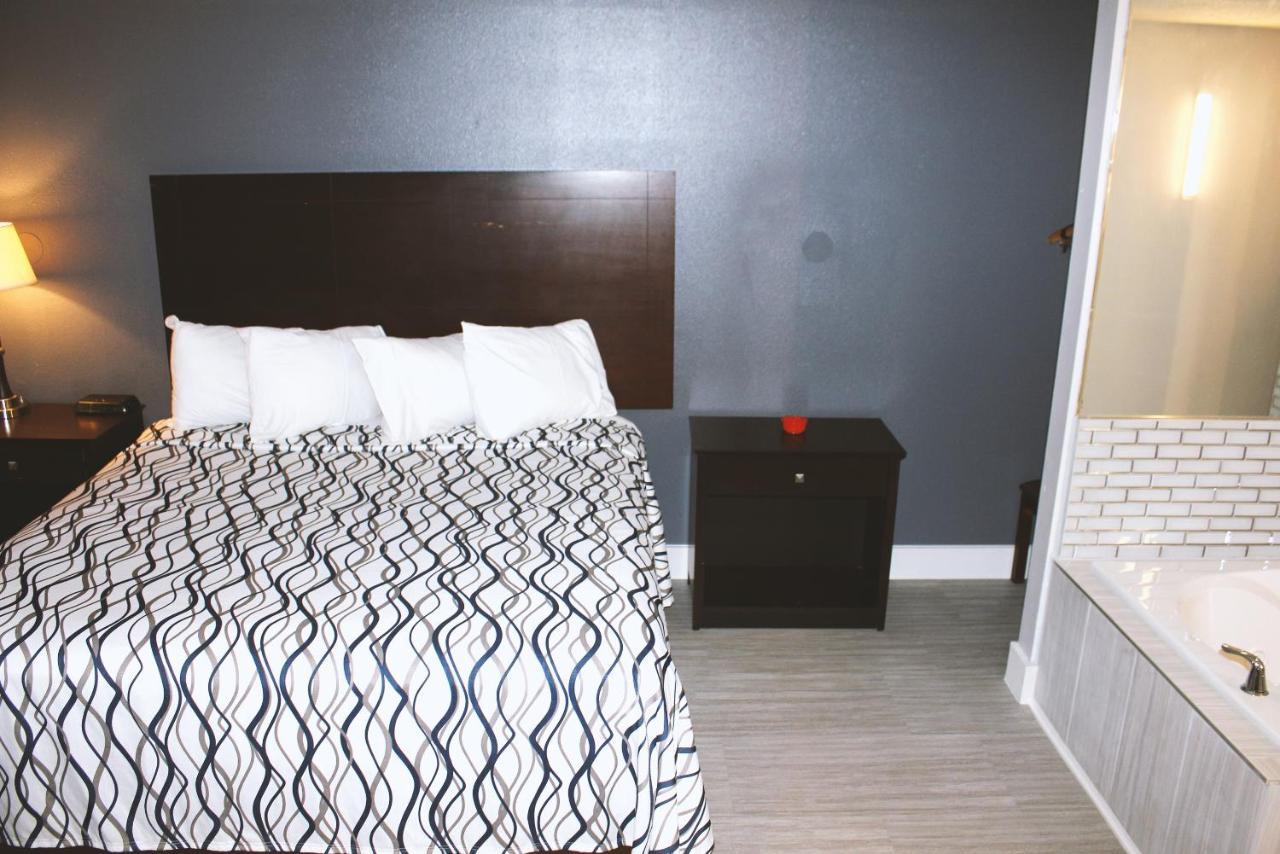 Coratel Inn & Suites By Jasper Hastings エクステリア 写真