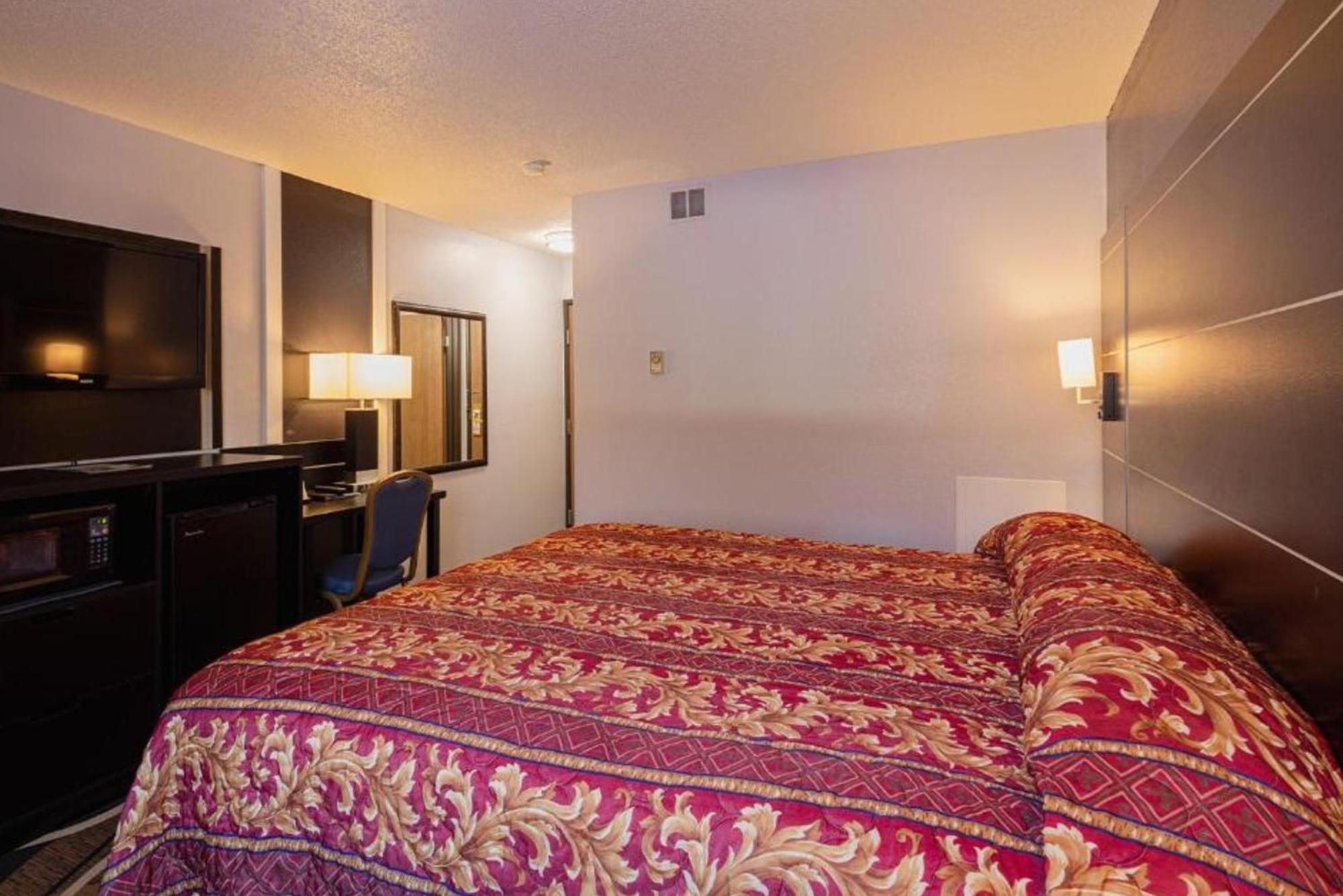 Coratel Inn & Suites By Jasper Hastings エクステリア 写真