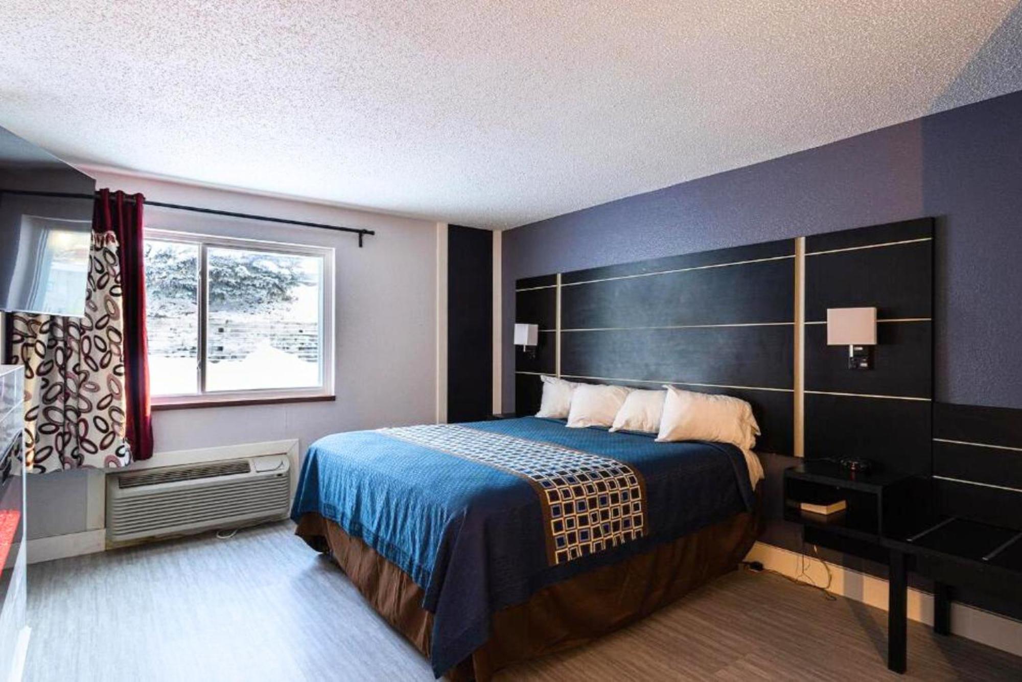 Coratel Inn & Suites By Jasper Hastings エクステリア 写真